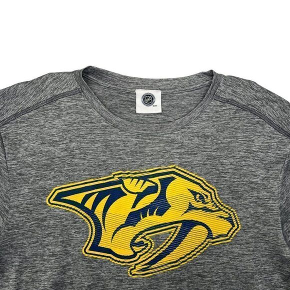 NHL Women's‎ Nashville Predators Performance T-Shirt - Picture 3 of 12